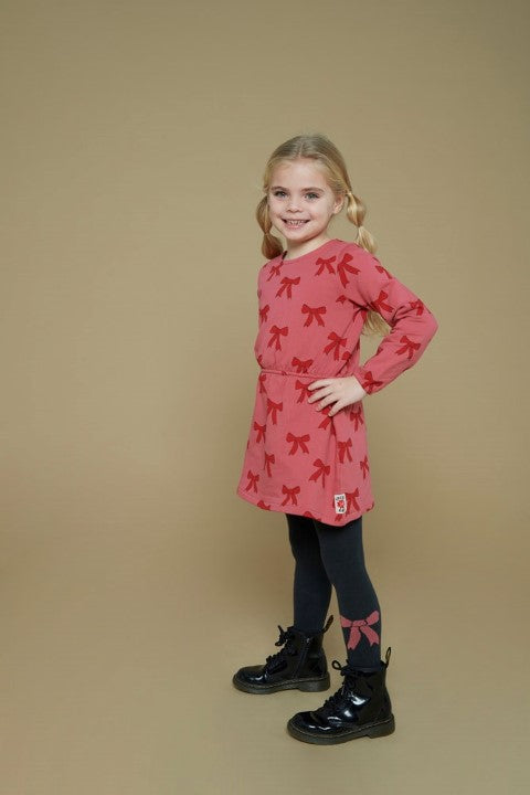 Jubel w25 Jurk AOP - Queen Of Hearts Roze 91400412 W25J2