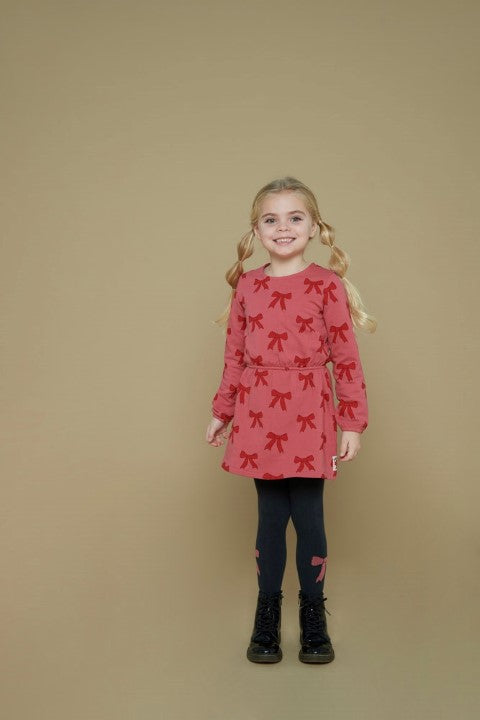 Jubel w25 Jurk AOP - Queen Of Hearts Roze 91400412 W25J2