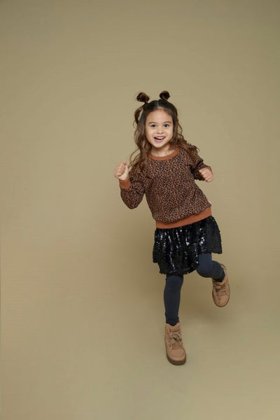 Jubel w25 Sweater AOP - Queen Of Hearts Bruin 91600456 W25J2